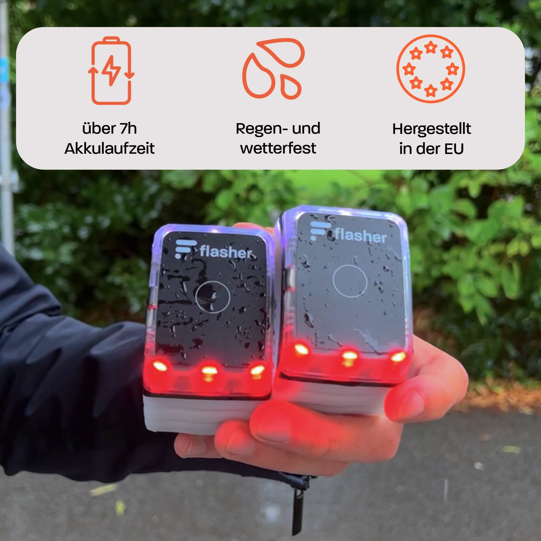 Flasher Armbänder nass vom Regen. Über 7 Stunden Akkulaufzeit, regen- und wetterfest, hergestellt in der EU.